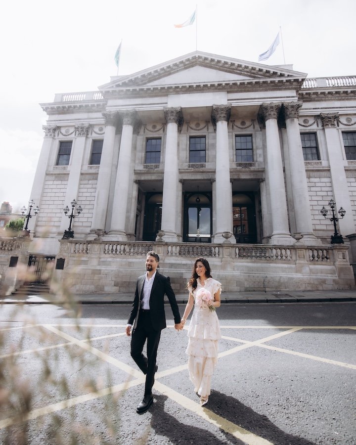 Amar and Hosam — final portrait Dublin City Hall, Dame Street wedding photographer
