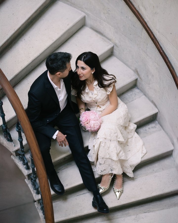 Amar and Hosam — Dublin City Hall couple photography, rotunda columns