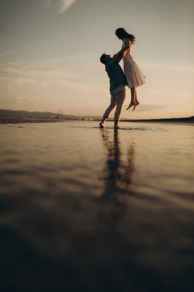 Gabi & Vasi — sea horizon couple, Bull Island, Dublin Bay