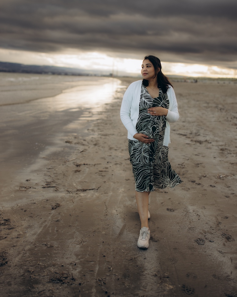 Maternity photography Bull Island Dublin — sea light and open sky