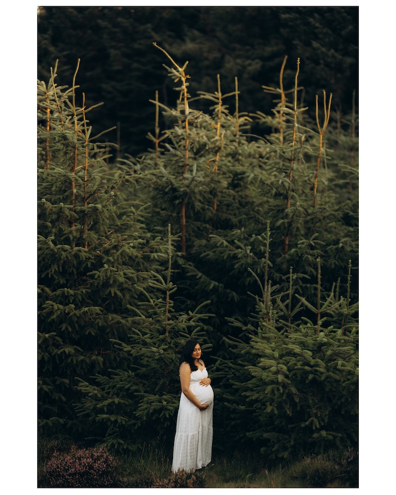 Rachita & Sid — Wicklow hillside maternity, Wicklow Mountains near Guinness Lake
