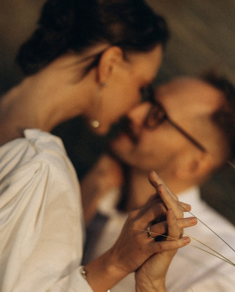 Zoya & Alex — bay view couple portrait, Bull Island, Dublin Bay