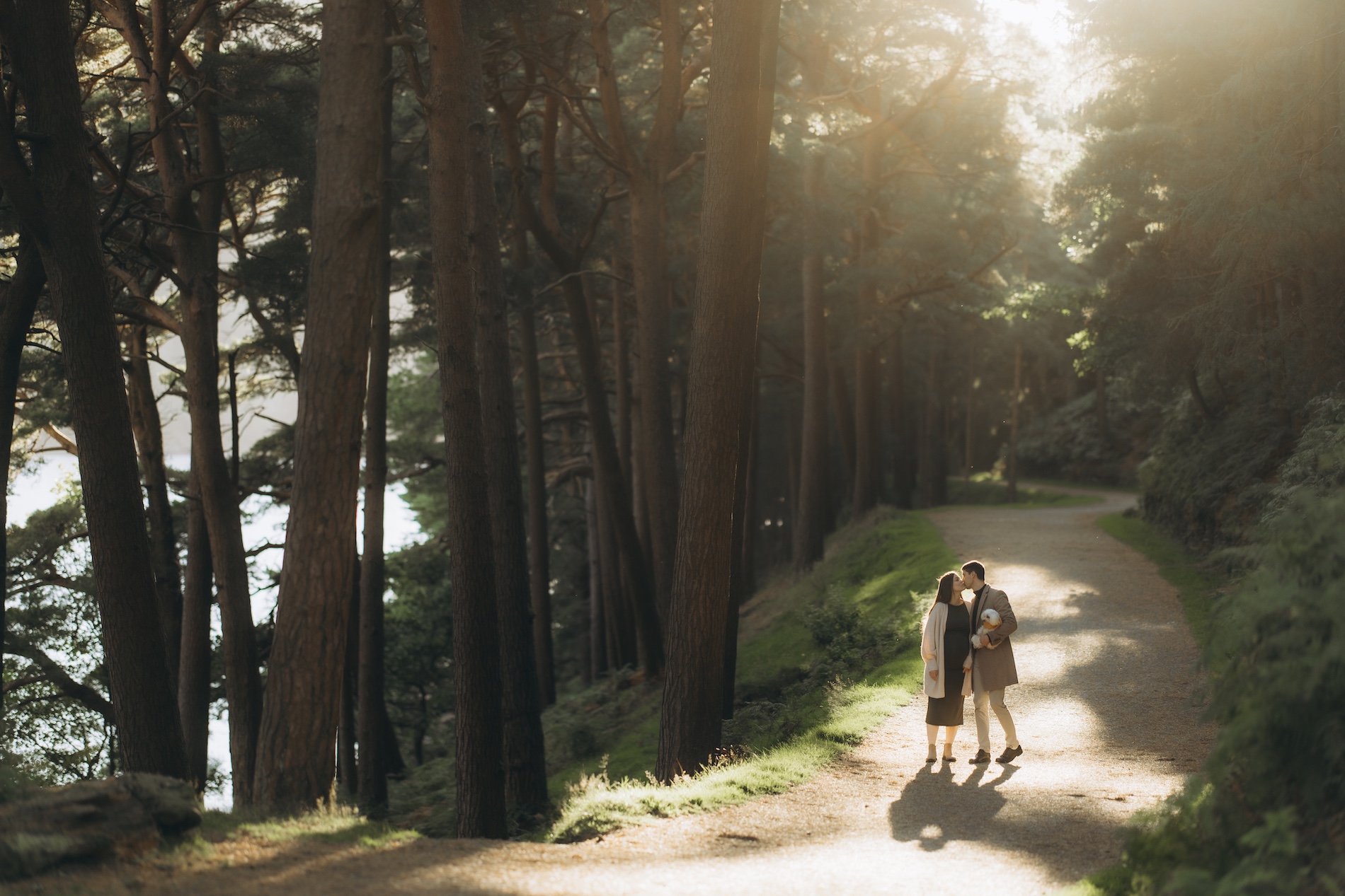 Maternity portrait — soft light session by Max