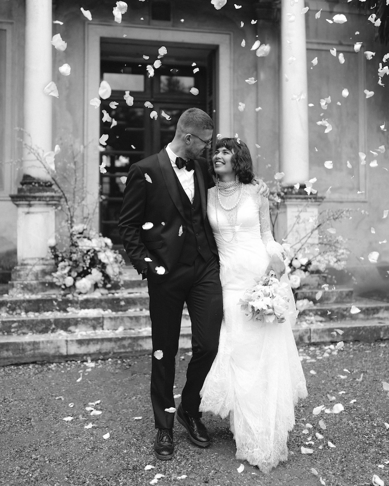 Black and white wedding moment — Weddings by Max